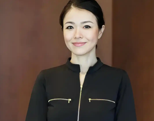 重磅！美国富国银行高管茅晨月被禁止离境中国，引发广泛关注近日传出消息，美国富国