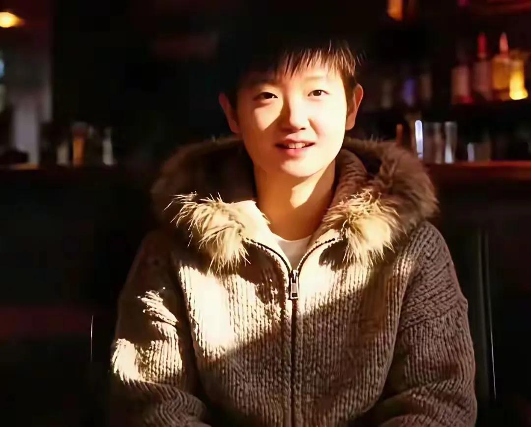 有没有一种默契？孙颖莎休战，我们这些球迷也跟着“停赛”了！WTT多哈冠军赛