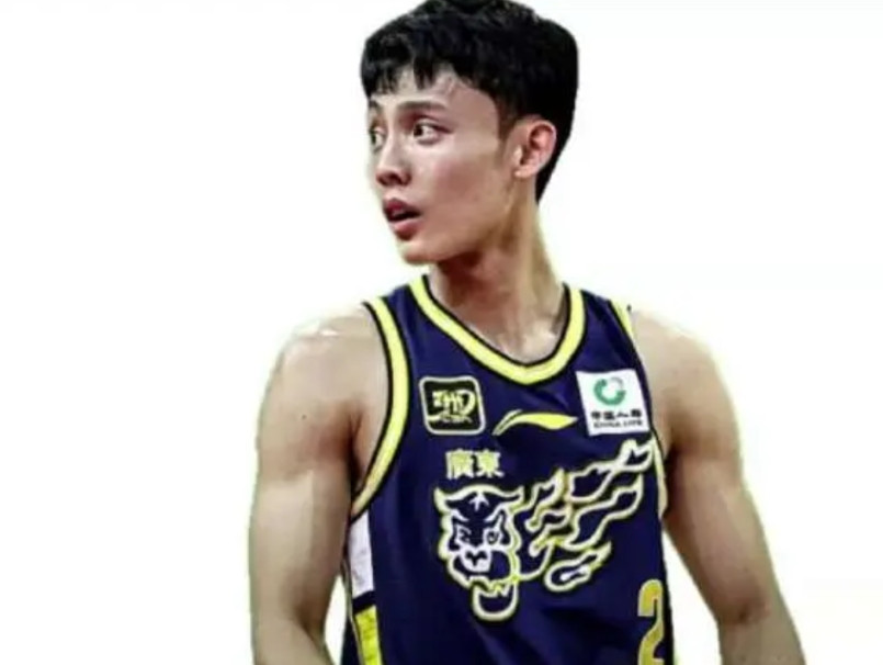 郭士强指导又陷入挣扎、纠结随着徐杰获得全明星MVP，那，7月份打日本，到底是徐