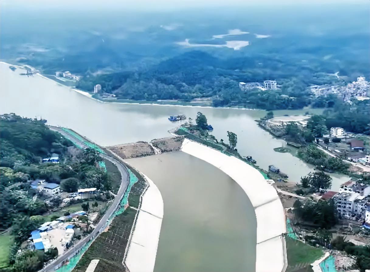 广西终于迎来自己的王炸了，憋屈了40年，为国负重40年，广西终于要靠一条运河熬出