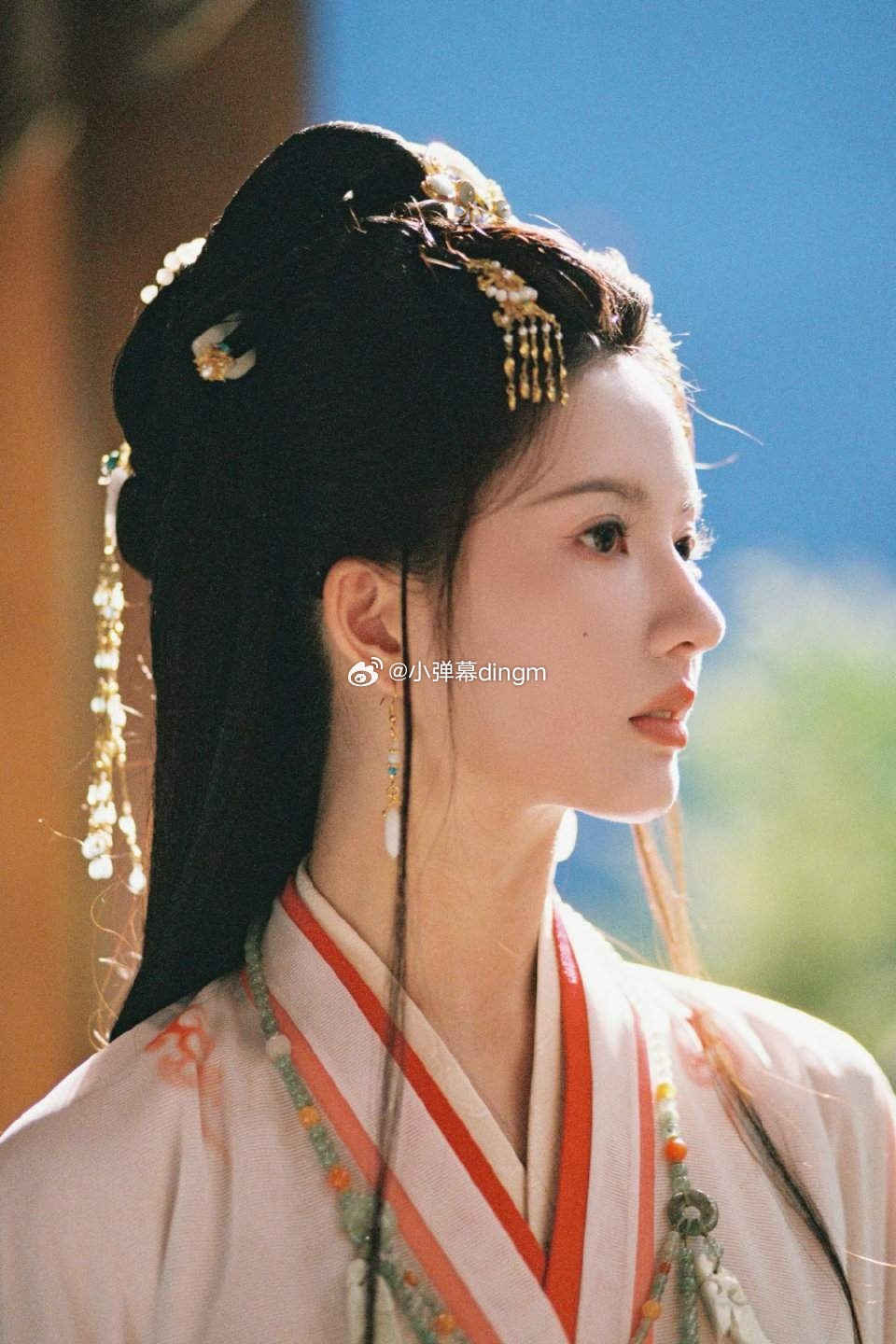 1.刘些宁现在正被资本买股，仙侠剧《不醒》女主定的她，《解甲》也在接触她，她基本