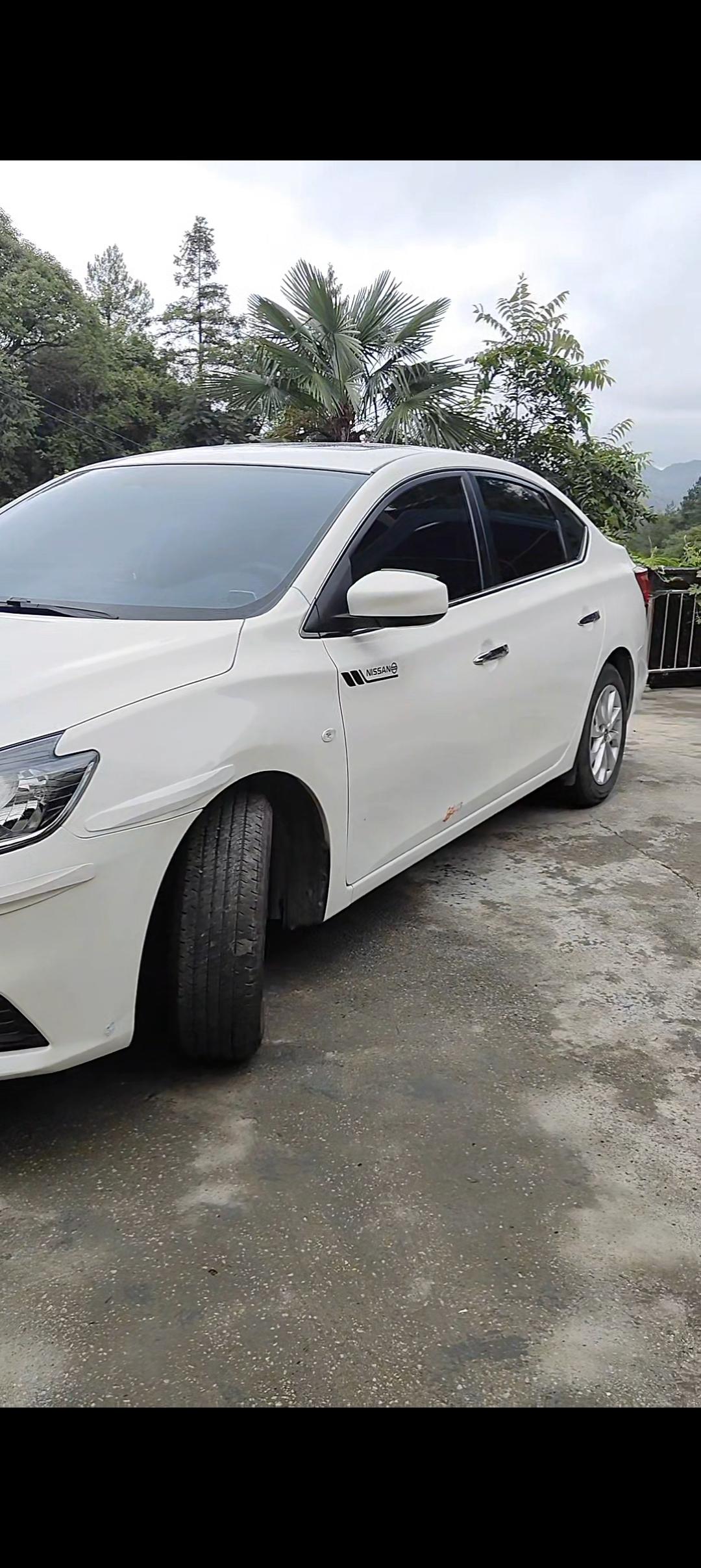 昨天晚上开车回来熄火下车关门锁车就这样停了一夜今天早上起来一看方向盘没回正