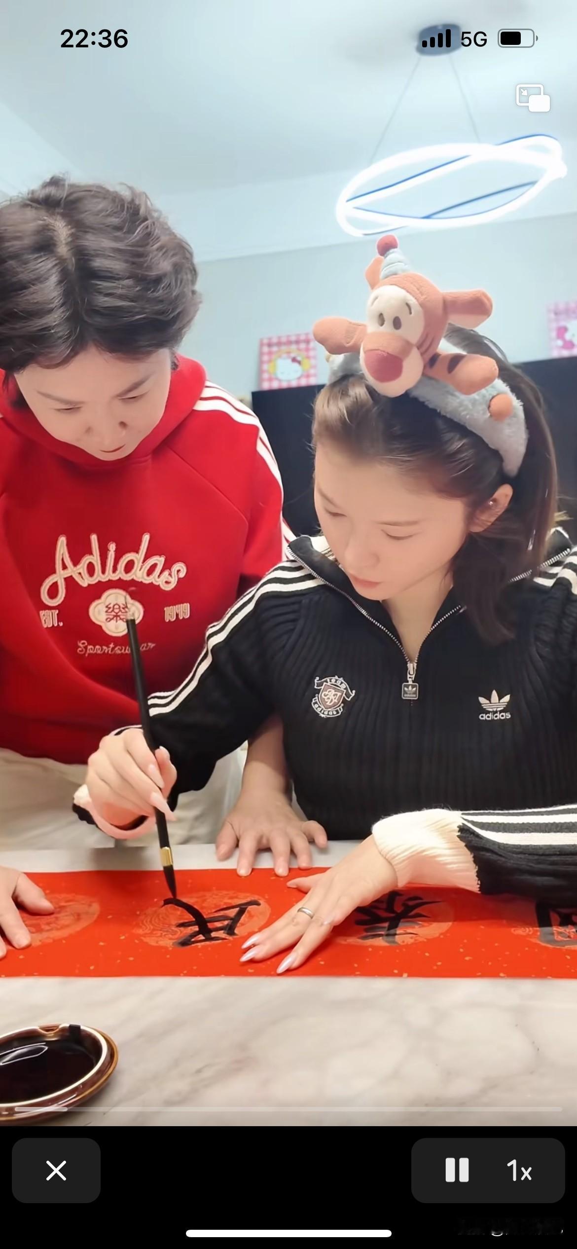 天啊，吴艳妮老师真的是一位才女，太全能型了，看看跨栏高手还能写一手好字，这是其他