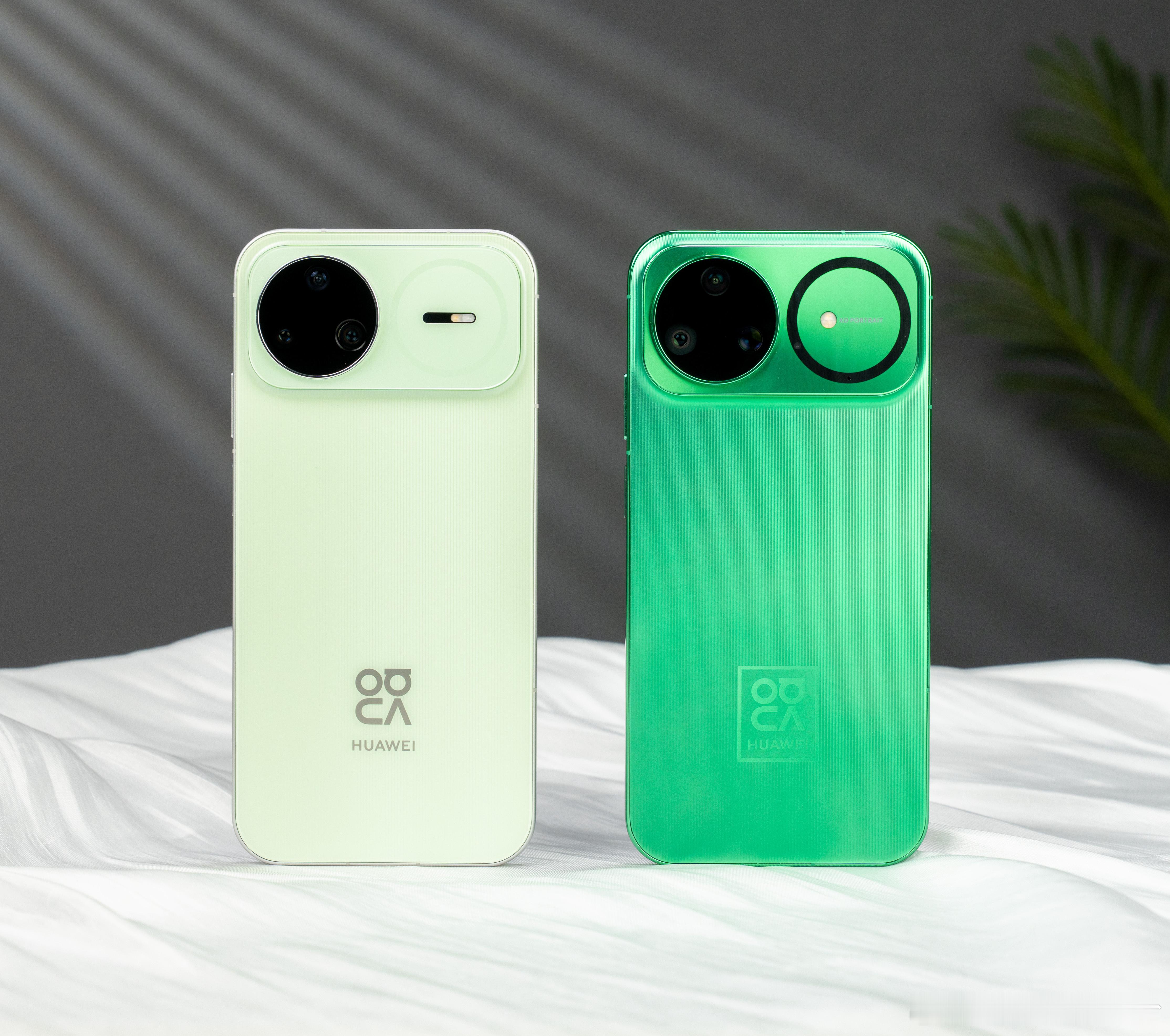 都是带感绿，你更喜欢哪台？左：nova15Pro右：nova15Ultr