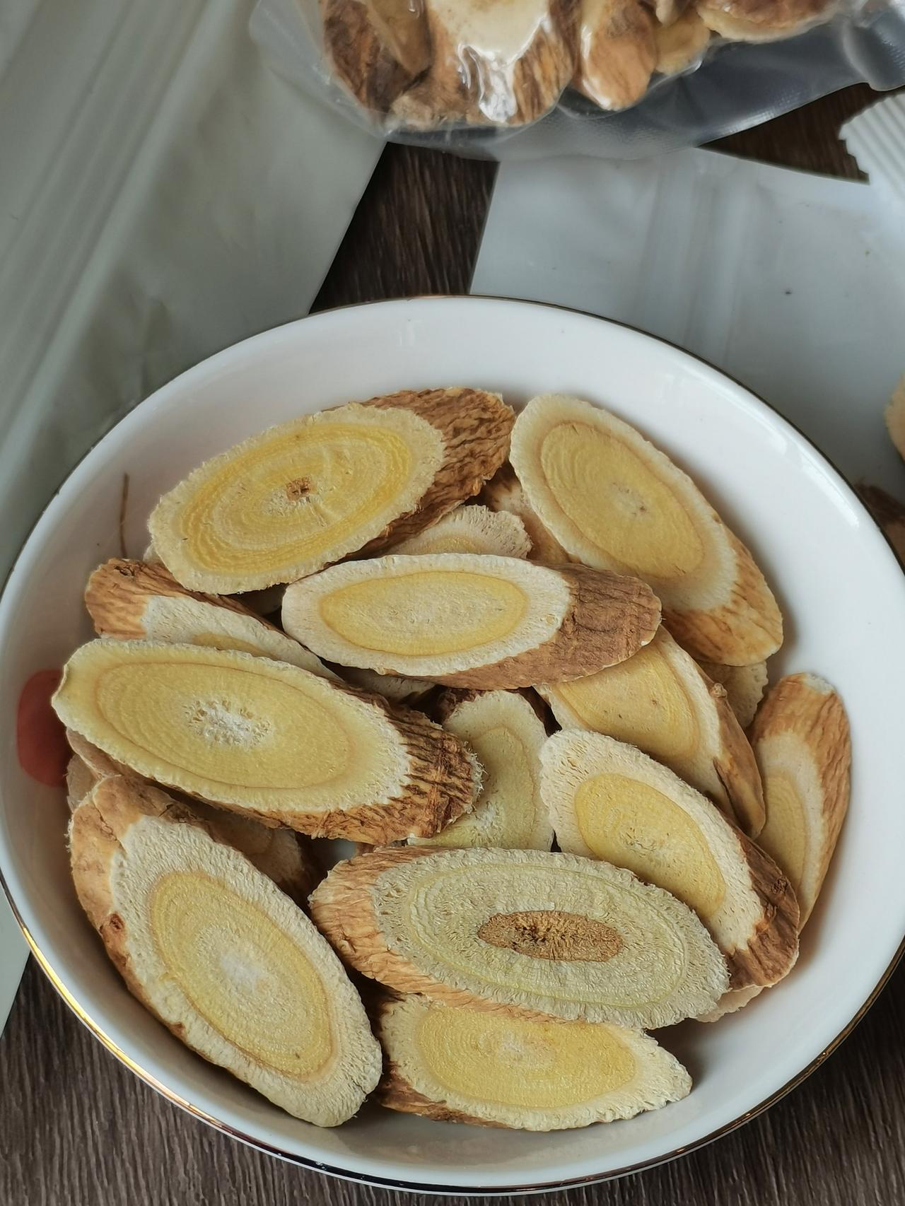 黄芪是个好药，尤其是对于子宫脱垂者。 我为何这么说呢？因为现在临床上，很多子