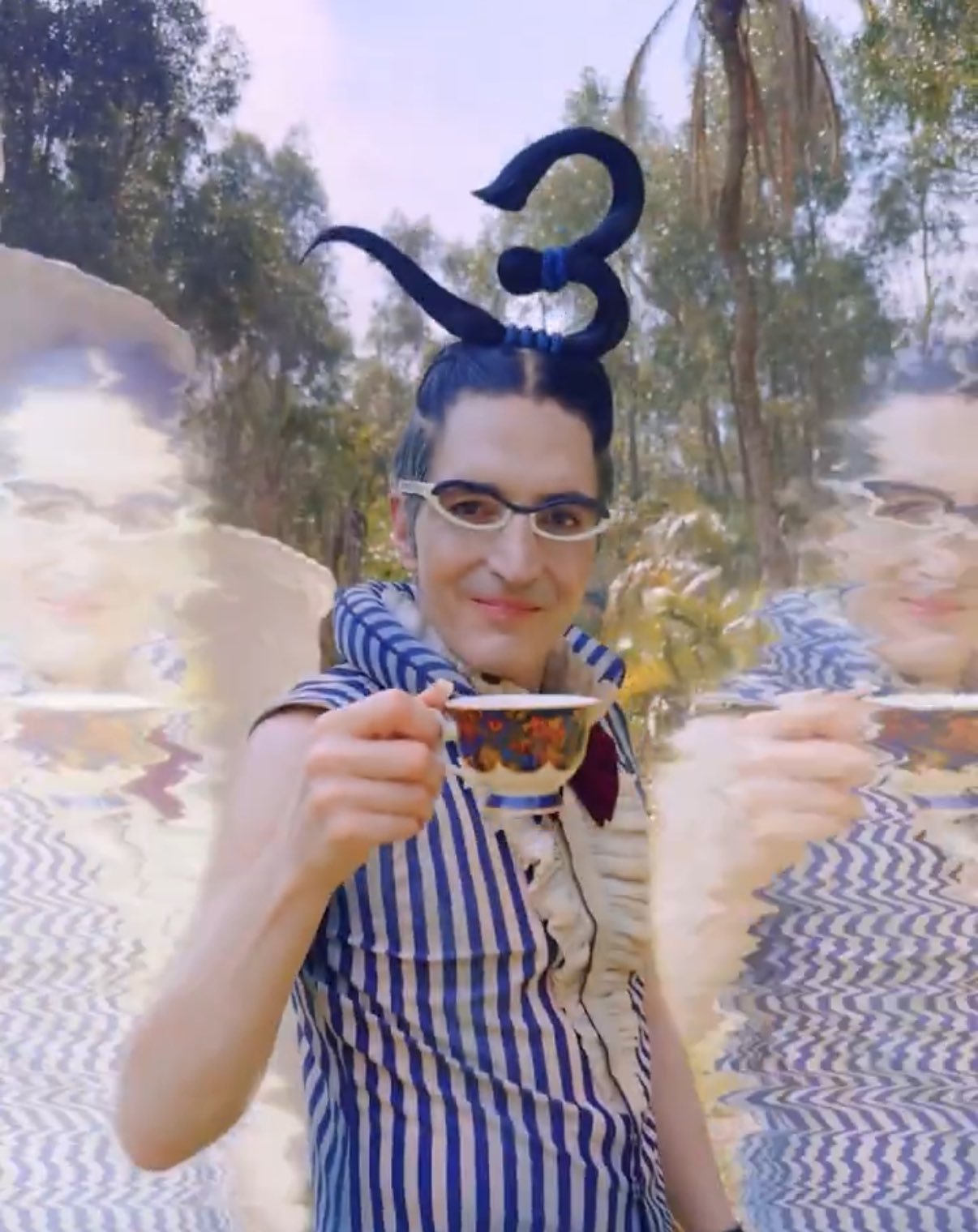 大卫·达斯马齐连在真人版剧集《海贼王》第二季中饰演Mr.3，你别说还真有点像！