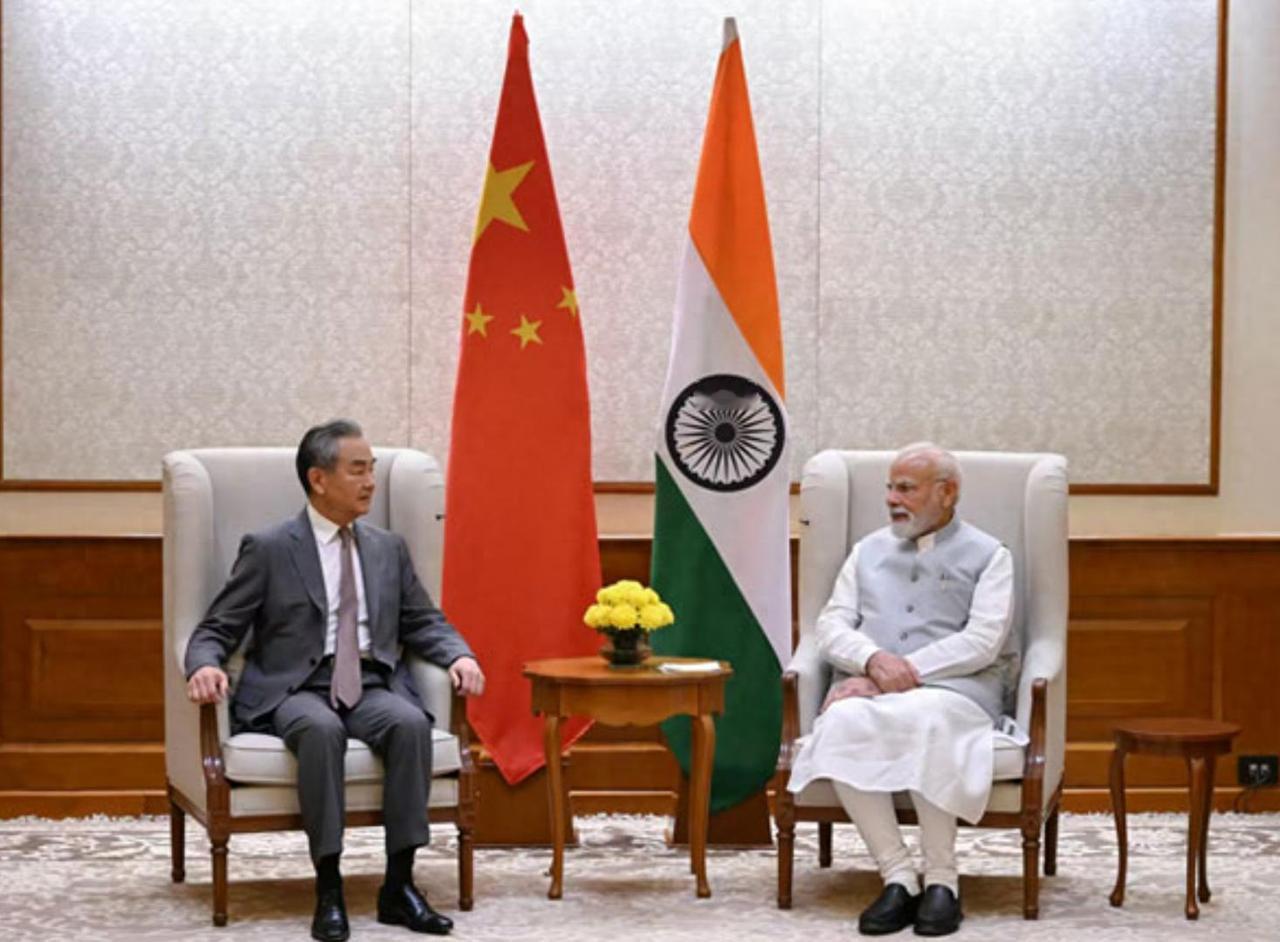 王毅外长前脚离开，印度就试射核导弹，扬言足以打击中国全境8月18日到