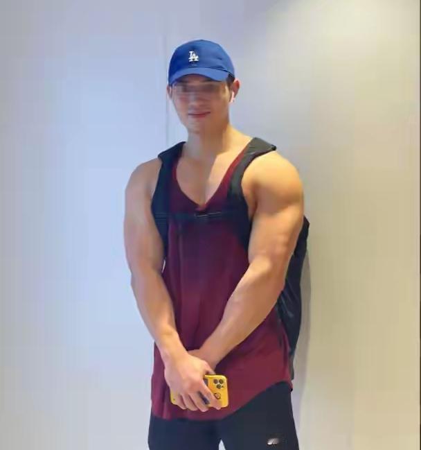 王雄威是温州人，在杭州湘湖打拼了好多年，但业绩没多少起色，钱赚的越来越少，加上妻