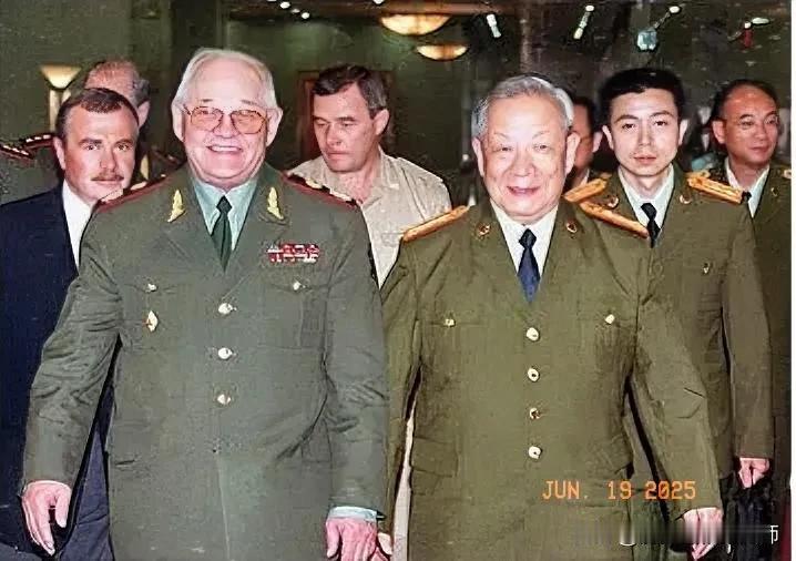 迟浩田上将陪同的这位俄罗斯将领是谢尔盖耶夫元帅，他是俄罗斯唯一一位被授衔为元帅的