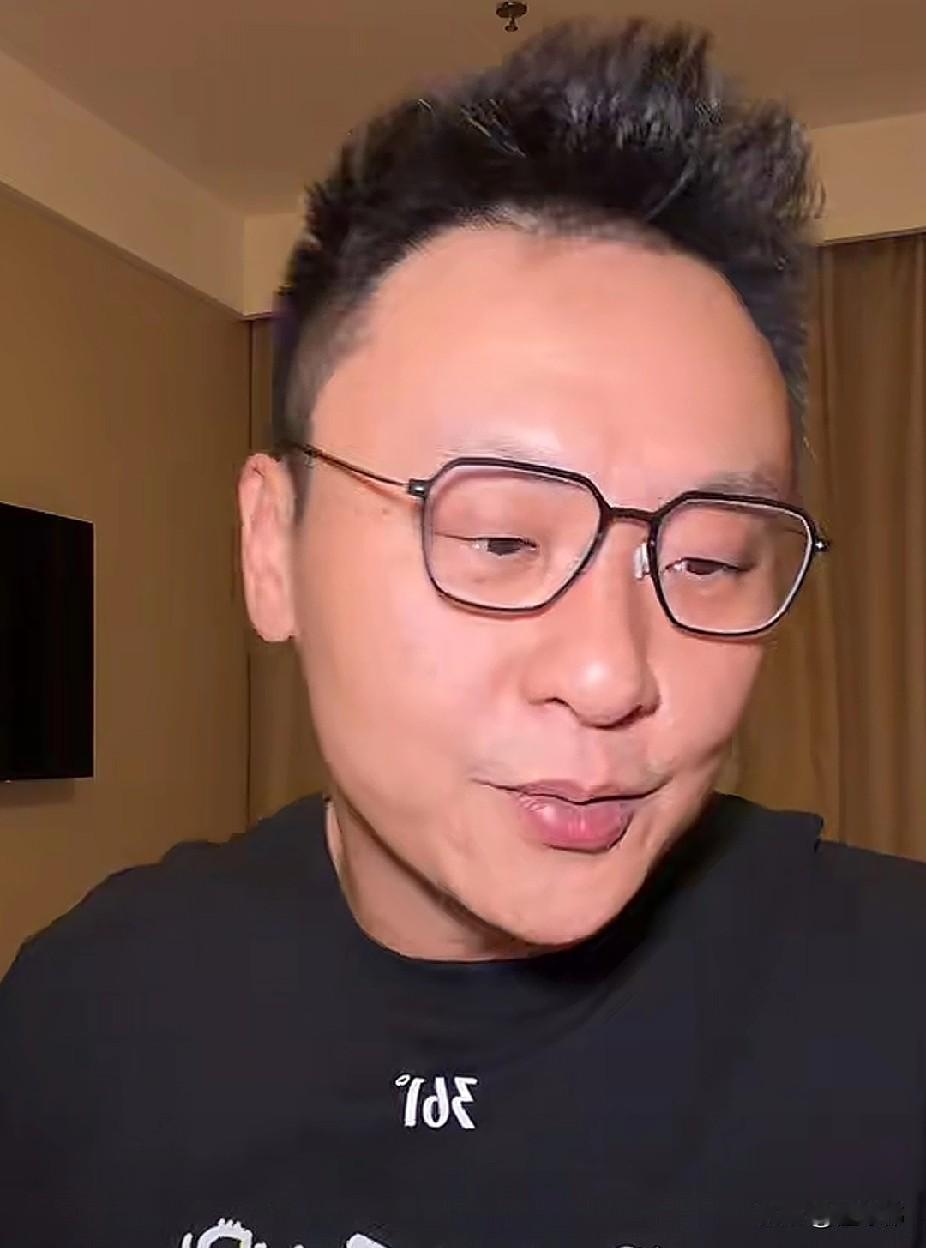 关辛谈徐杰：“徐杰在比赛中被对手重点盯防。”“这是徐杰需要去面对的。”