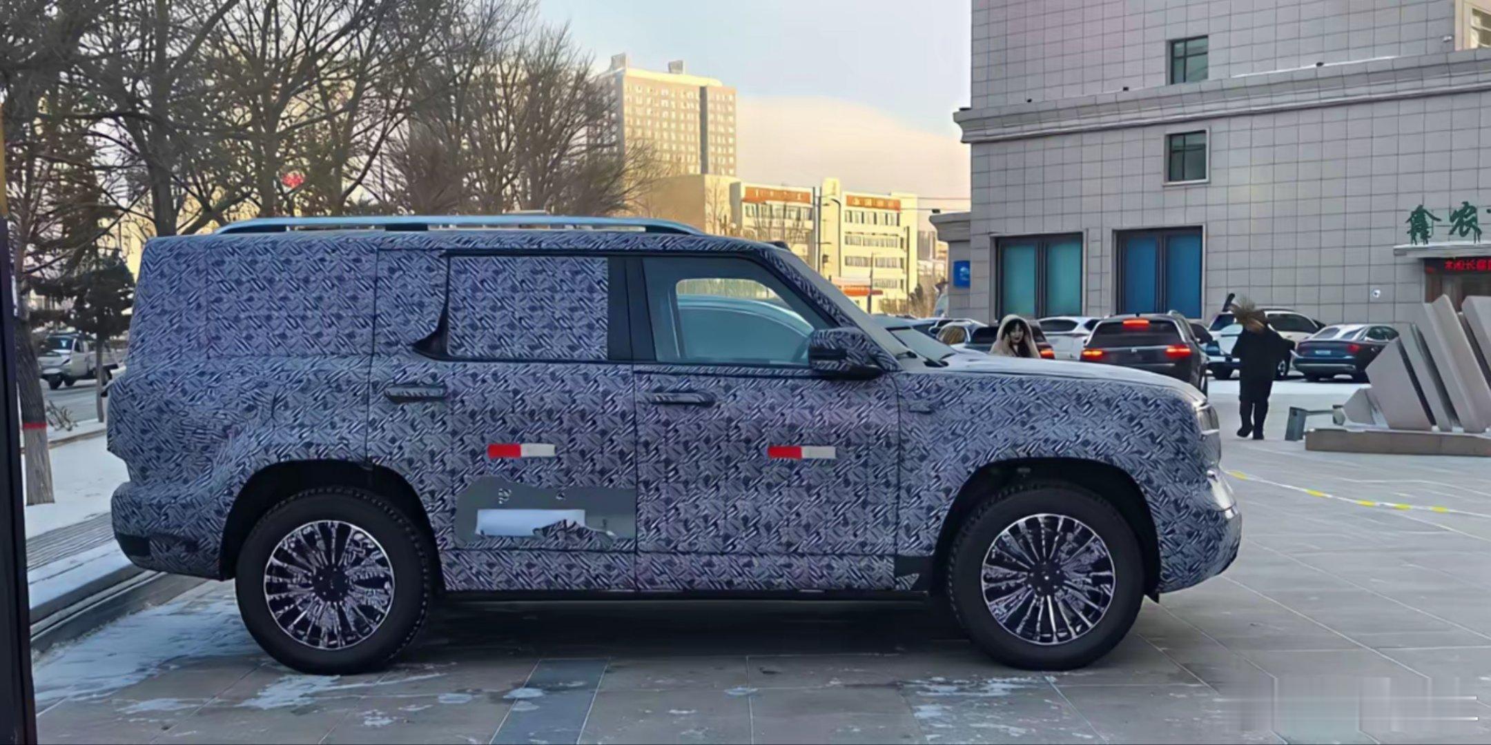 长城方盒子新旗舰曝光！不是归元平台的那个旗舰车，原来很多人说这是猛龙PLUS，但