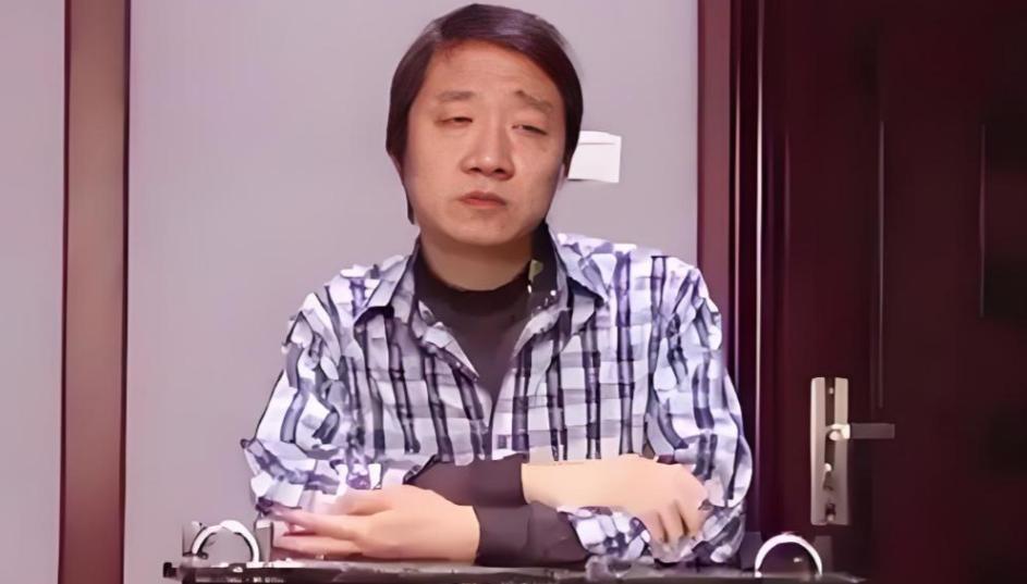 谁能想到，亲手锻造中国电磁炮这一国之重器的顶尖核心专家，看似勤恳敬业，竟是潜伏最