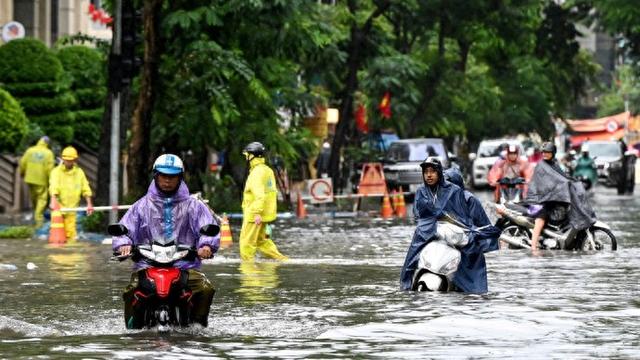 越南胡志明市拟禁止汽油车进入市中心, 车主们“想做正确的事却做不到”?