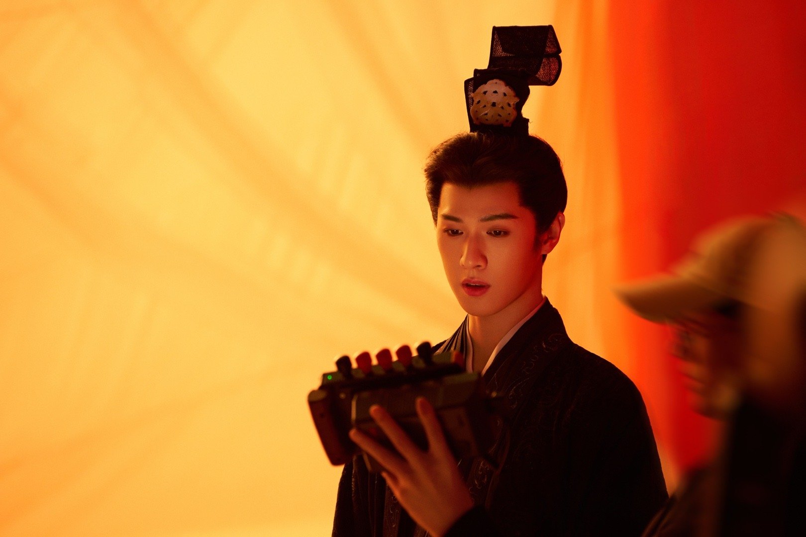 李昀锐新剧满级大佬装萌新归良辰大事很妙了！李昀锐的气场拉满，完全是大佬级别。据