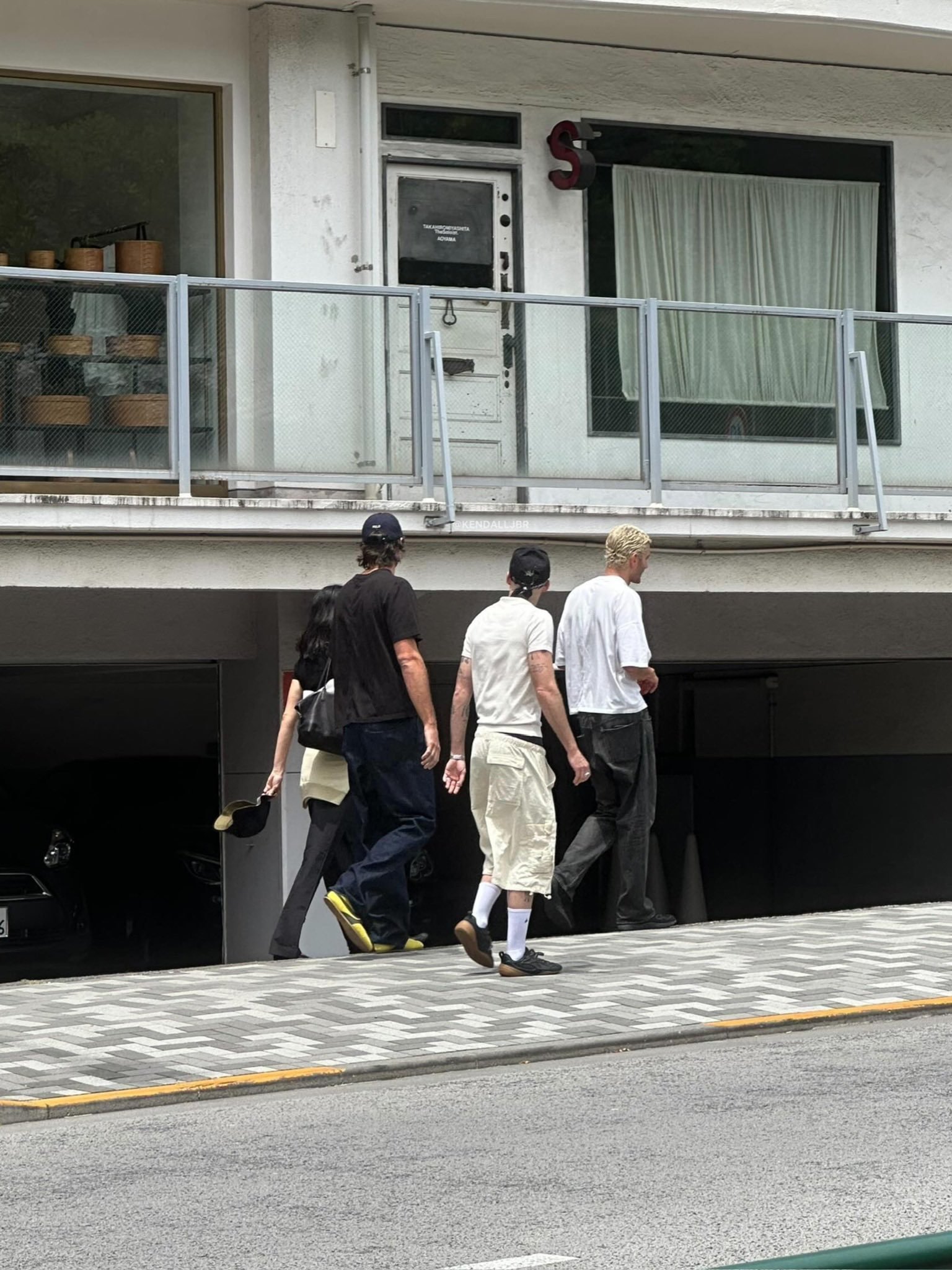 KendallJenner和男友JacobElordi在东京游玩.