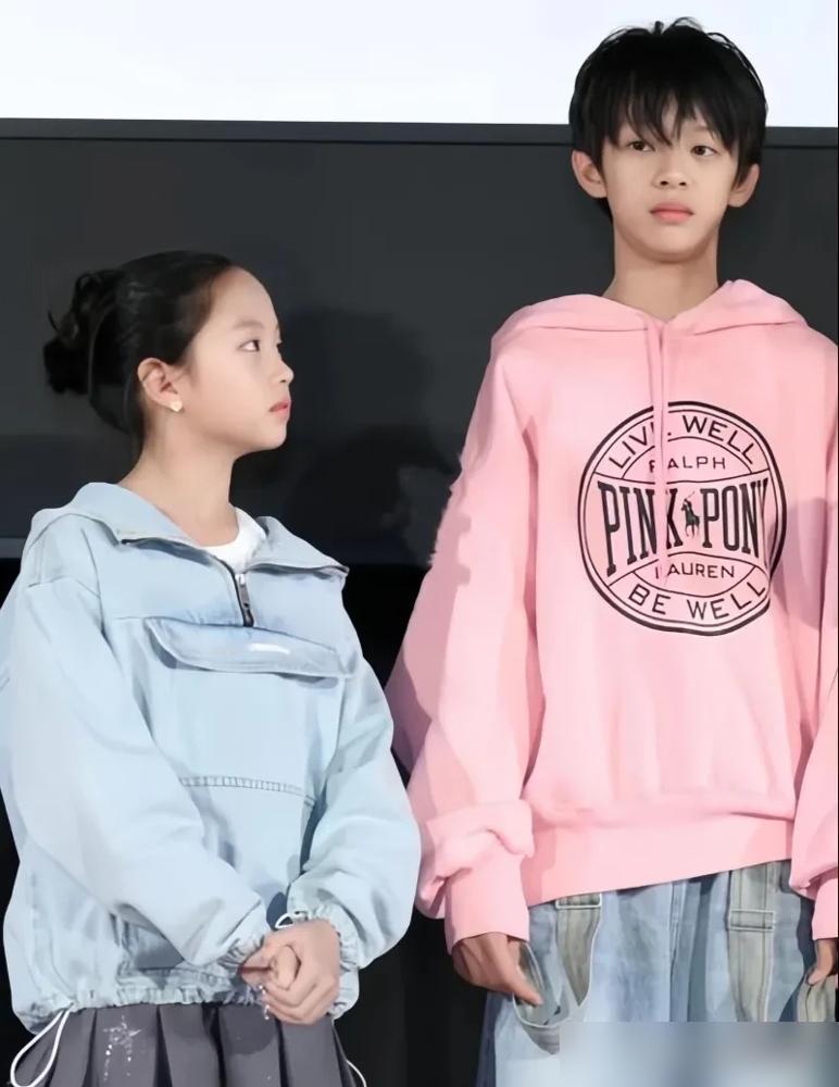 孙俪邓超家哪有什么“统一战线”，养儿子和养女儿，他俩根本就是两套系统。之前我