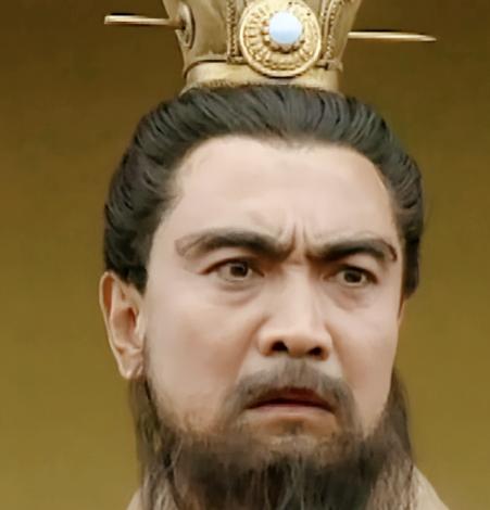 曹操俘虏陈宫，在处死前还笑着戏弄他：“你死后，你妻子可怎么办哦！”陈宫的回答却令