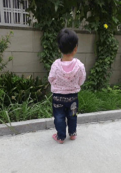6岁宝宝因偷东西被爸爸踹了一脚, 没想到孩子再也站不起来了!