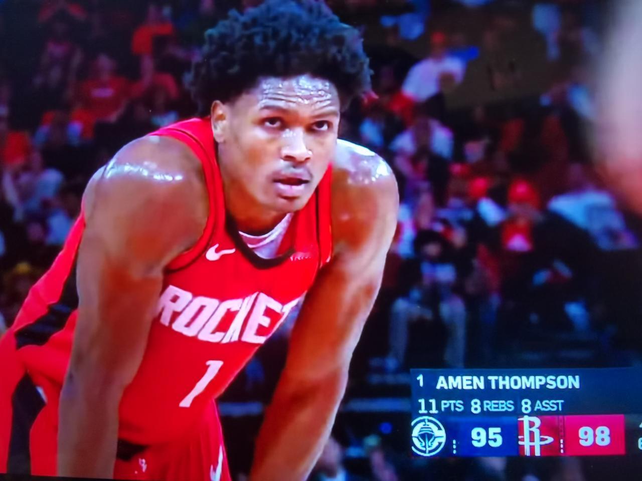 火箭为什么一定要让阿门练控球？由于今年范乔丹报销，火箭强行让