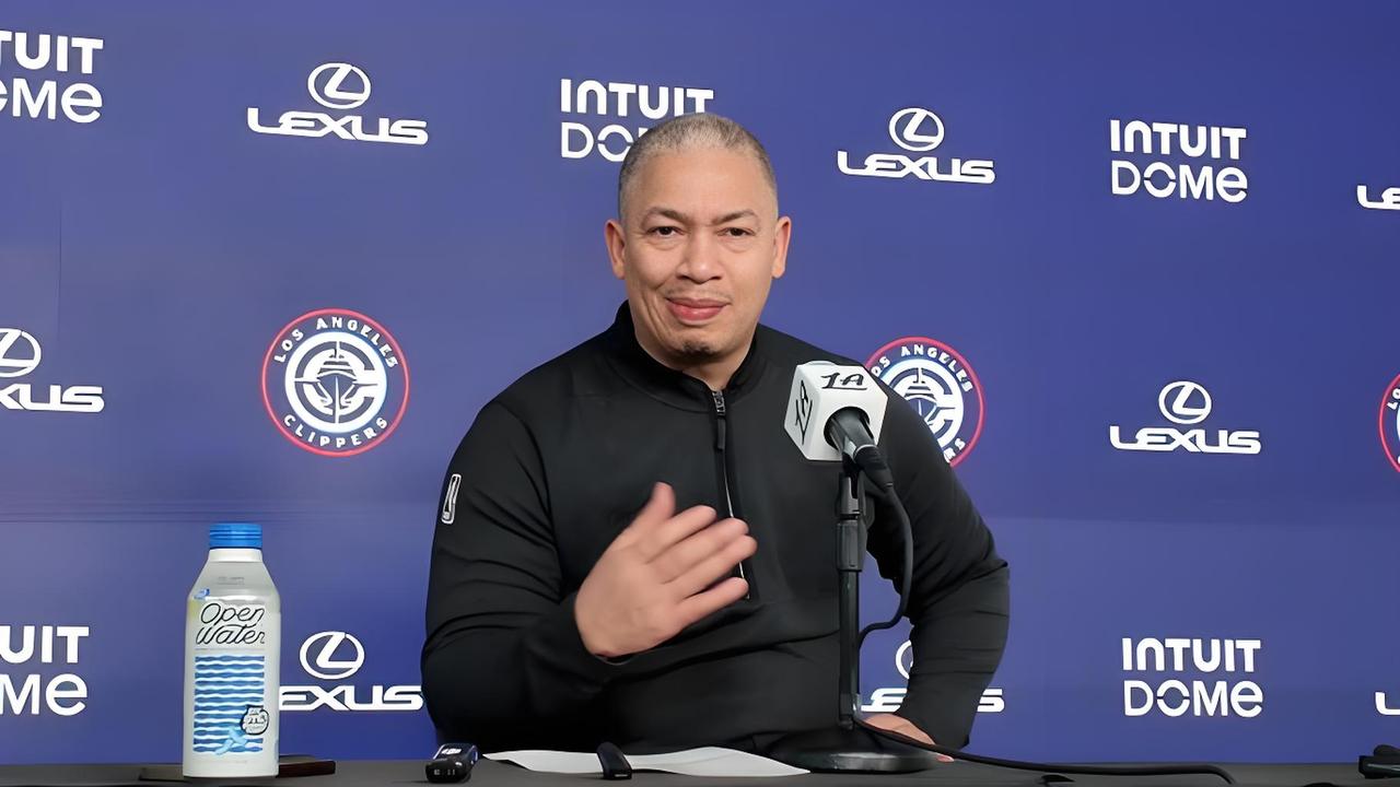 泰伦卢脸变的真快，大赞加兰，称拥有他就像骑士拥有欧文一样。前两天听说哈登被交