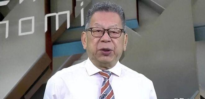 凤凰卫视资深评论员石齐平最近发文，一口气谈了三个判断：第一，中国眼下正处在一个强