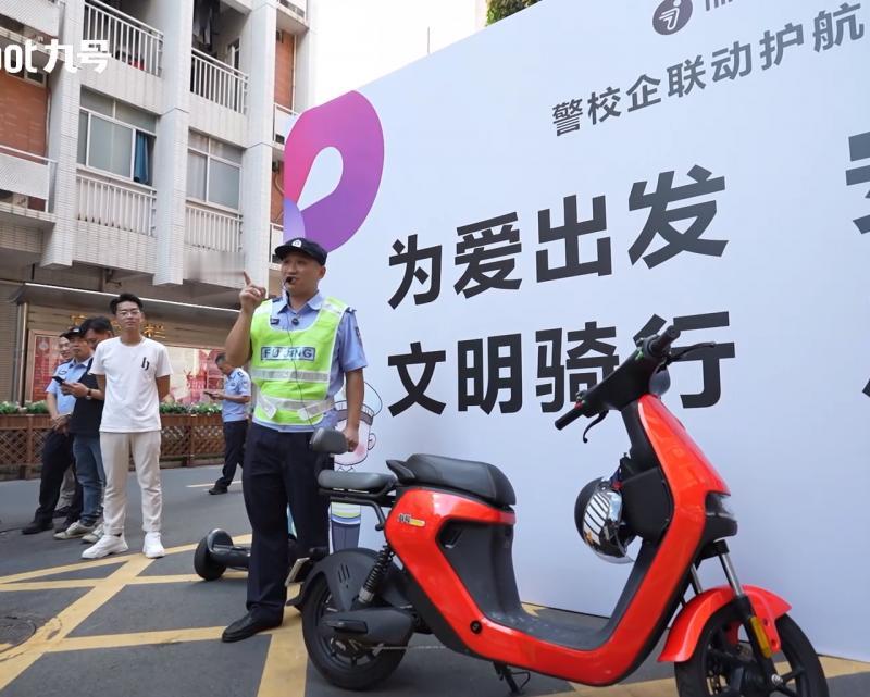 电动车越来越多，城市准备好了吗？现在走在街上，十个通勤的人里八个骑电驴。电动车确