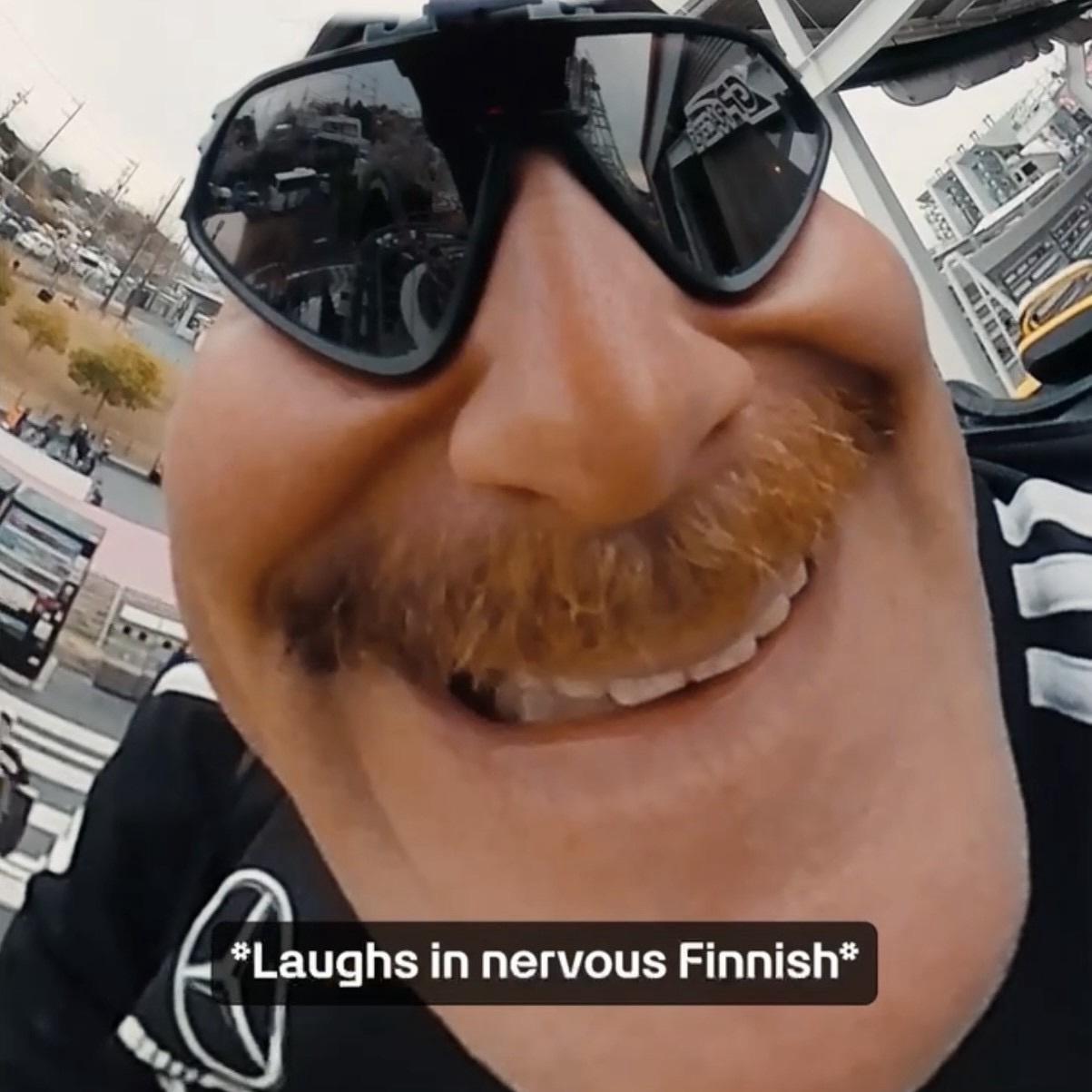 梅赛德斯车队堪称围场顶级“表情包制造机”，素材多到用不完！沃尔夫激动捶桌、无奈