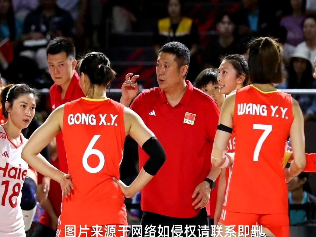 人没下课，直接飞意大利了。这一下，所有人都闭嘴了。之前网上闹得沸沸扬扬，说他