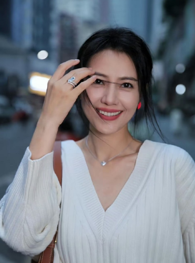 我怀疑过高圆圆没有朋友也怀疑过高圆圆是有社恐万万没想到，她最近说的一句话