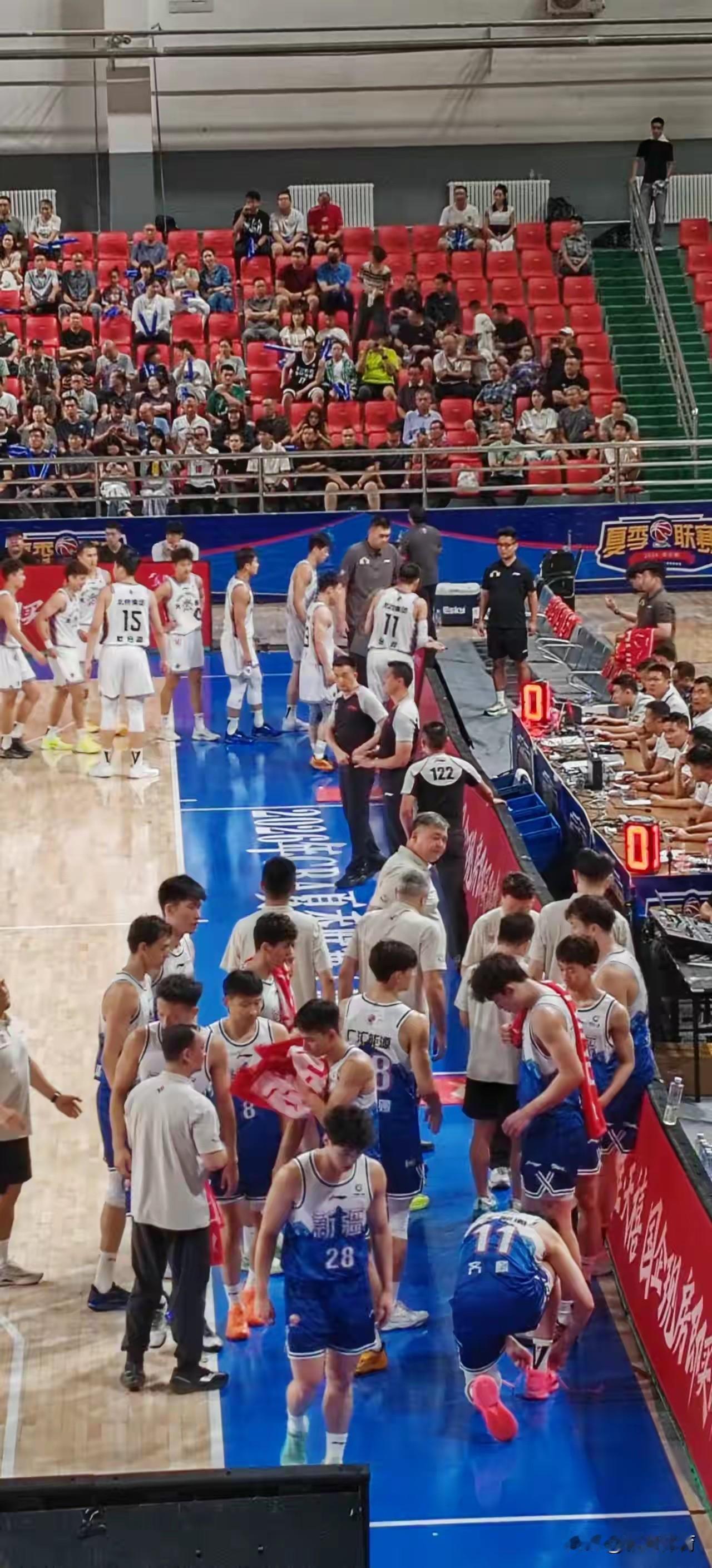 与北控相比较而言，参加夏季联赛这批队员的能力还是欠缺很多。与拥有罗汉琛、王少杰、