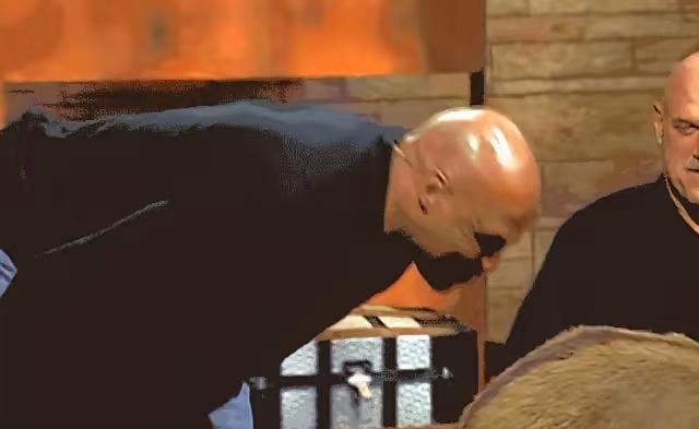 时隔23年巴克利终于把在姚明那里丢掉的面子在杨瀚森身上找了回来，在2002年巴克