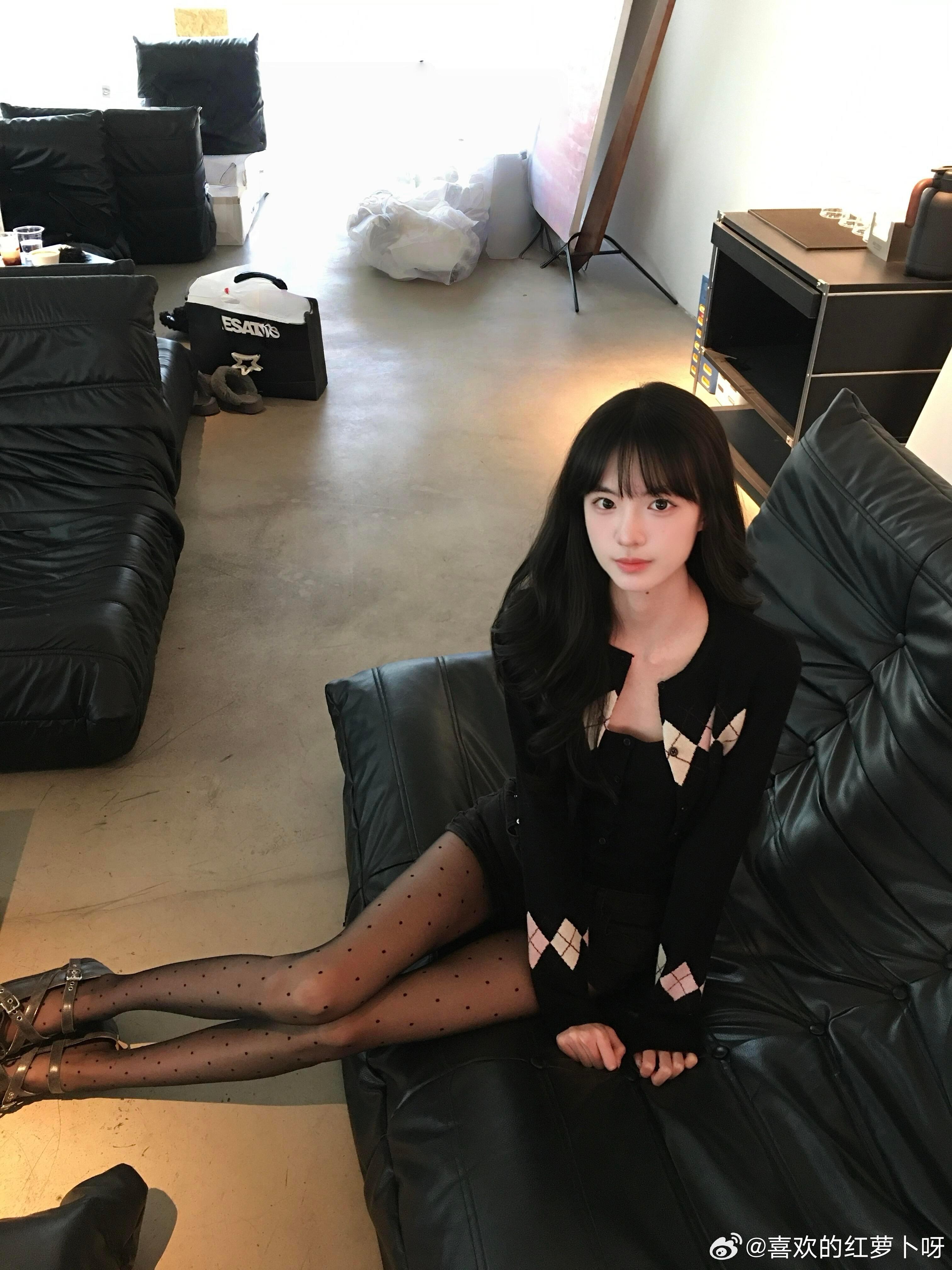 也是拍上丝袜了~