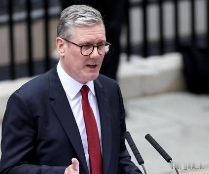 英国《泰晤士报》12月6日援引政府的报道说，英国政府已经决定把冻结的俄罗斯海外资