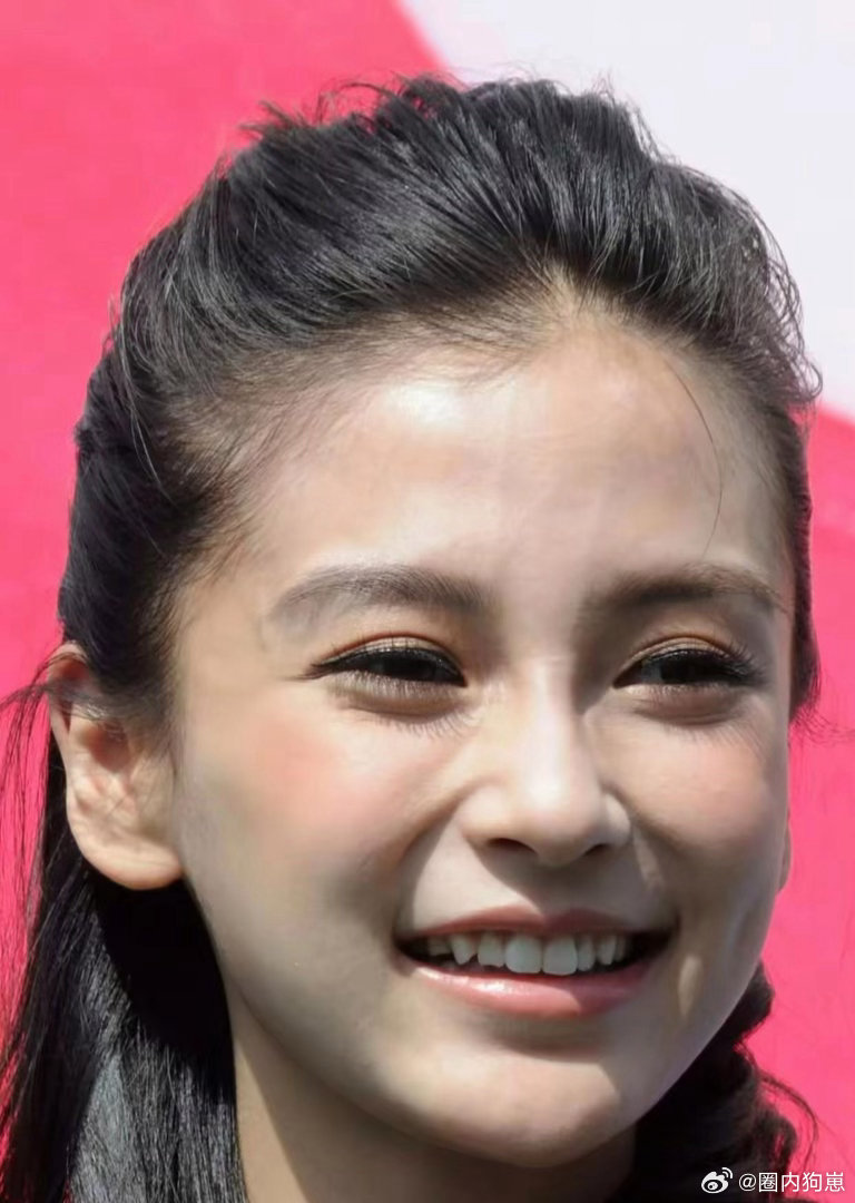 Angelababy早年近距离怼脸生图曝光，无滤镜镜头十分真实，鼻尖细小绒毛清晰