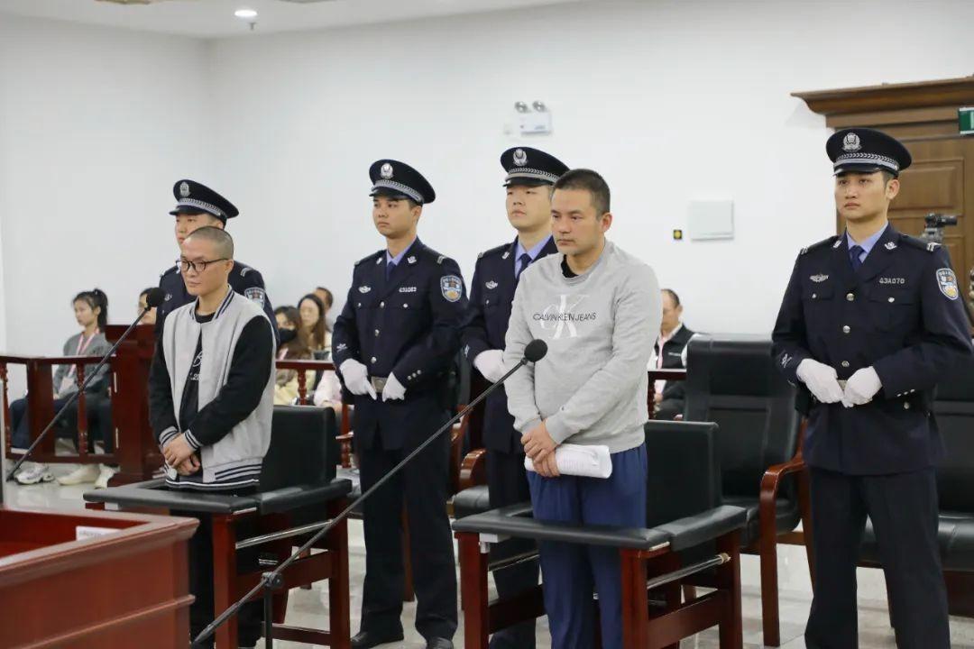 前些年忙着做事，很少关心世事新闻。这两天偶然翻到一则旧闻，却也感慨万分。读后有感