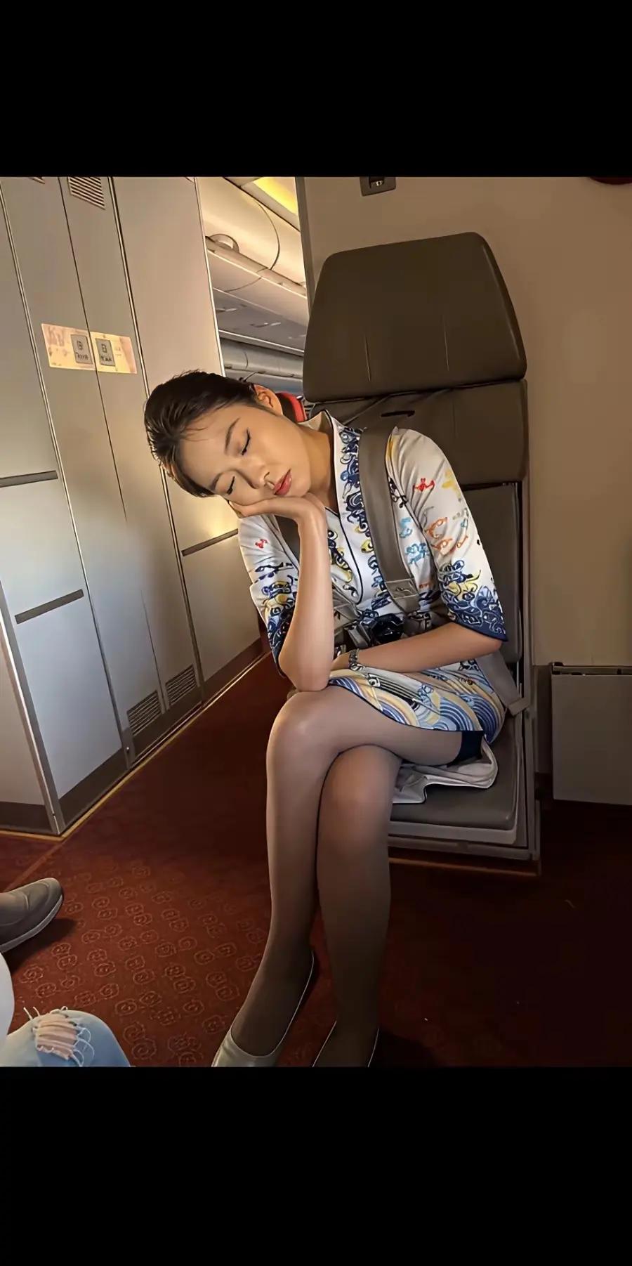 高光背后的空姐是这样的！梦乡，是我们心中的乐园，是宁静的港湾。