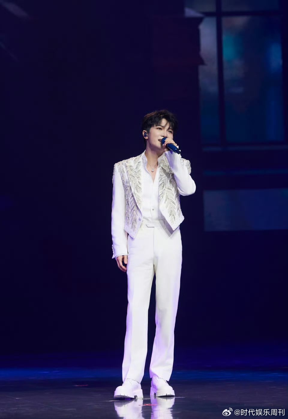 周深一人之下主题曲求真《一人之下》动漫十周年有周深助力，主题曲《求真》即将解锁