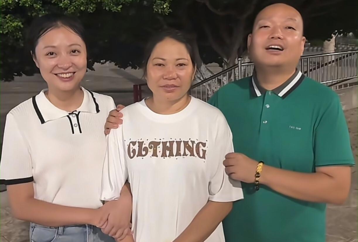 看了“千万富翁—王晓举寻亲成功”一事，被他给母亲一张花不完钱的银行卡感动到了。