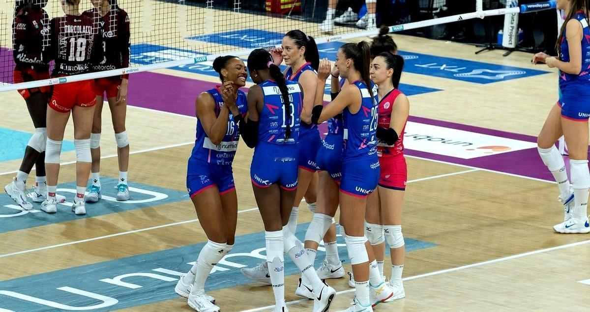 意甲女排的圣诞大战，要搞大事了。不是卫冕冠军科内多牛。是李盈莹最近的扣球，根