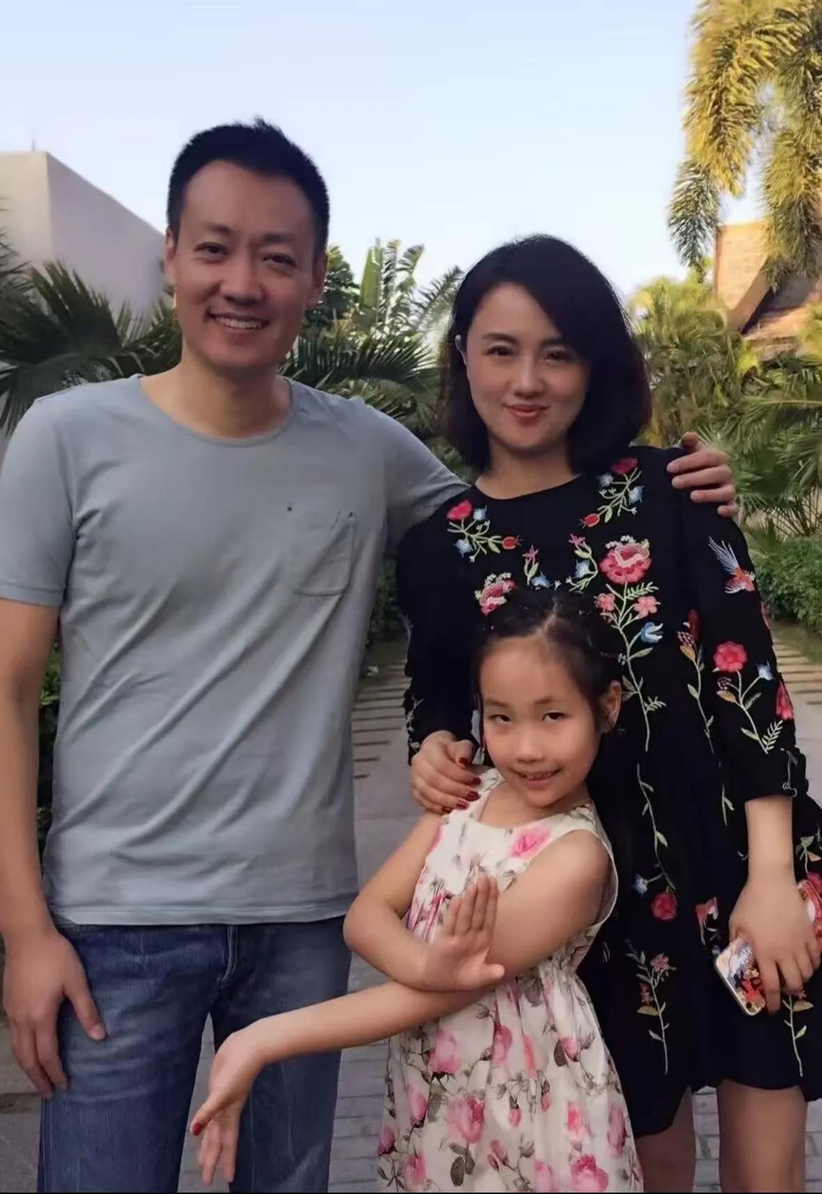 朱媛媛早就为女儿铺好了后路在送你一朵小红花的宣传中，节目组曾问过朱媛媛一个问