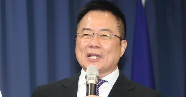 蔡正元又发文感谢了一位蓝营大咖来探监，用词分量之重前所未有，“万分”感谢之中包含