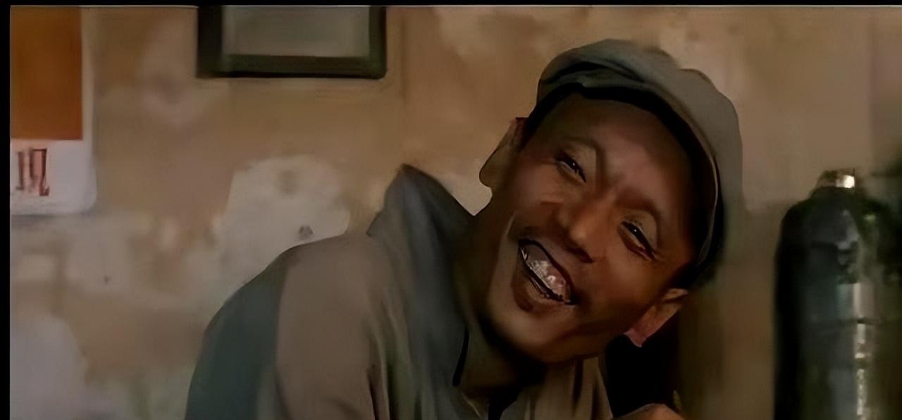 1992年，张艺谋在地摊上看到一部小说，买回家读完后彻夜未眠，第二天一大早给葛优