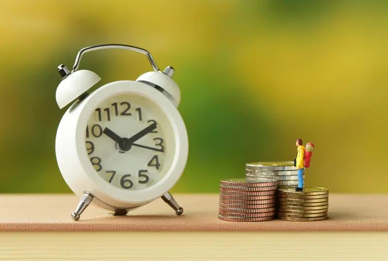 酒店行业现在的状况可谓是冰火两重天。从数据看，今年酒店赚钱更难了。国金证券调查显