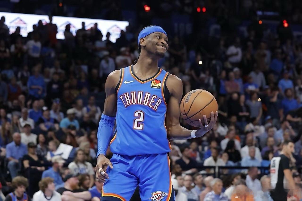 NBA球员亚历山大生涯至今的签约合同如下：第一份：4年1693万美元，签约快船，之后被交易到雷霆；第