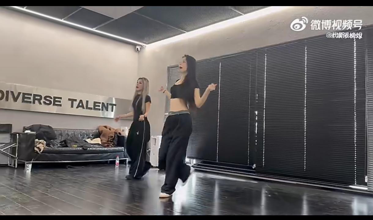 《乘风2026》终于等来代斯官宣加盟，惊喜感直接拉满！暖心好友白鹿第一时间现身