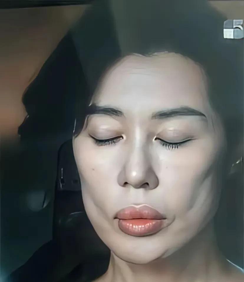 迷雾剧场的《目之所及》可太生猛了，全员恶人设定，剧情错综复杂，开播就拿下8个收视