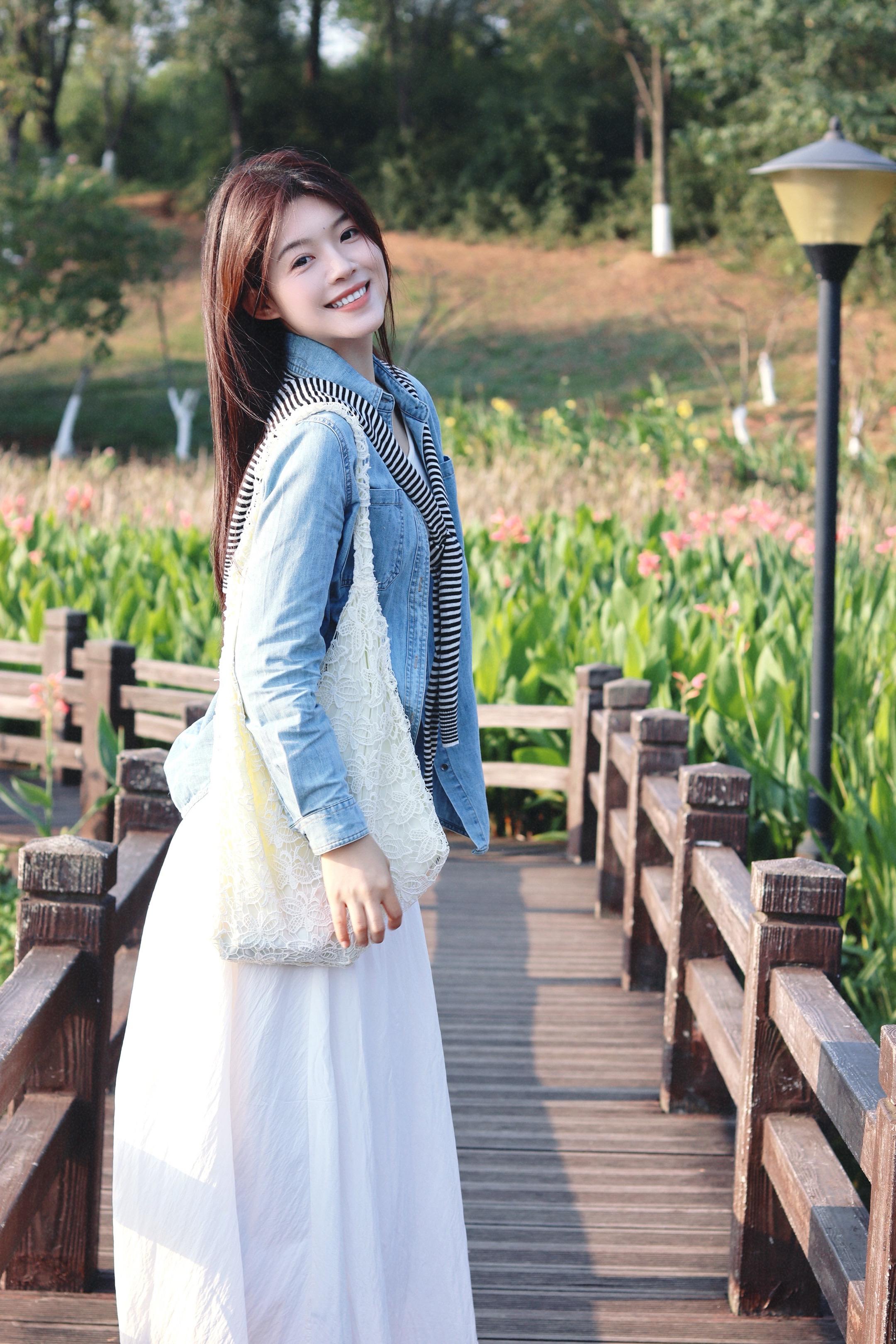 想拥抱 想见面 和你。