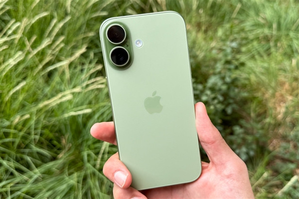 iPhone17或成史上最长寿苹果手机【曝苹果刀法彻底变了】快科技5月5日消息，