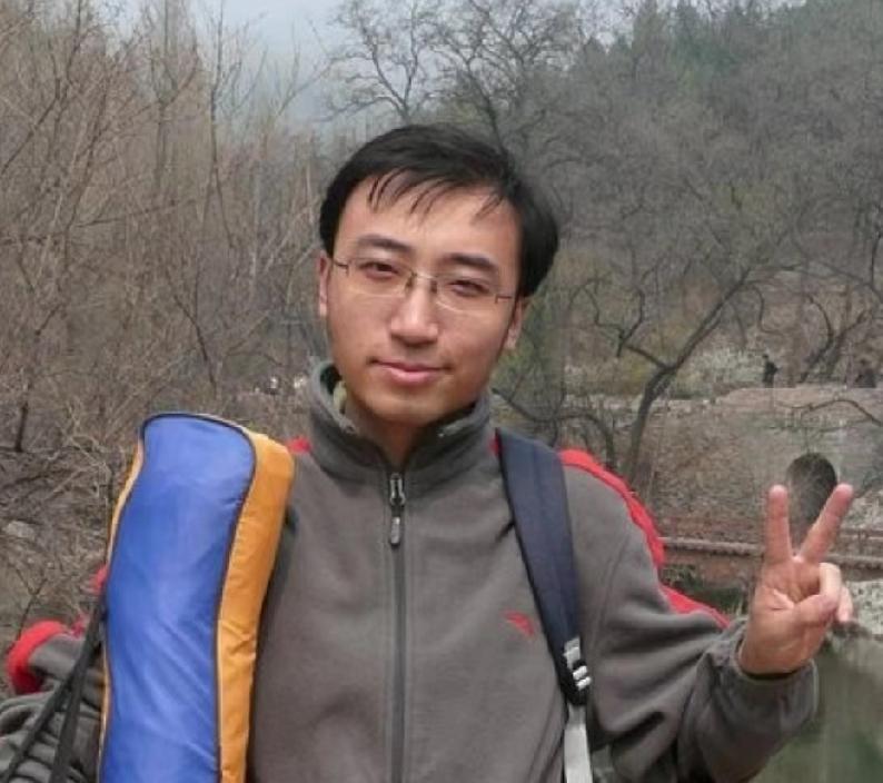 李永乐没被清华拒过，也没恨过物理，他只是把黑板擦干净了。他北大毕业，清华读研