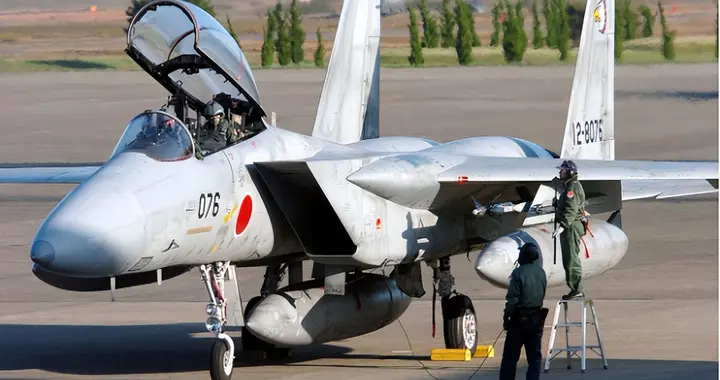 中国空军：200架轰炸机+70架预警机+1300架战斗机，亚洲第一实力揭秘